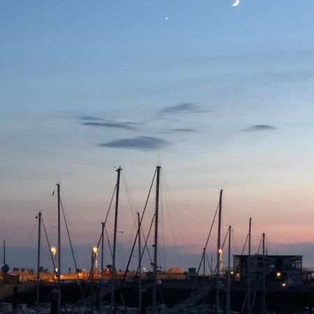 Au Coeur Du Marche 4 Etoiles Lägenhet Fécamp Exteriör bild